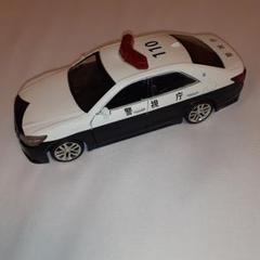 さるのてさん　３台セット　Nissan パトカー ミニカー サイレン付き ミニカー開けてみた 日産4ドアスカイラインパトカーのTLV-N（R33