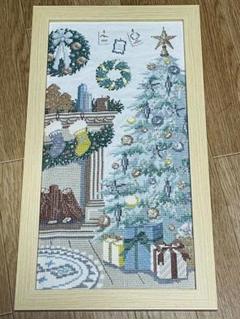 【完成品】ホビーラホビーレ　クロスステッチ　ツリーと暖炉のあるお部屋 完成品】ホビーラホビーレ クロスステッチ ツリーと暖炉のある