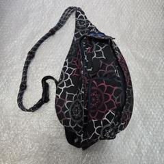 美品　KAVU　カブー　ロープスリングバッグ　　　花柄　ブラック