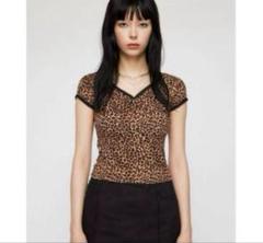 ⭐️LAGUA GEM⭐️ラグアジェムレオパード柄 Vネック 半袖Tシャツ ⭐️LAGUA GEM⭐️ラグアジェムレオパード柄 Vネック 半袖T