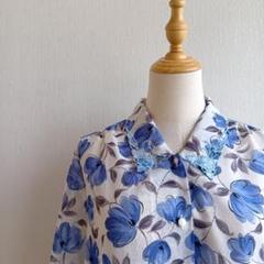 花柄シャツ 刺繍えり