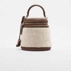 ZARA ファー付　かごバッグ　未使用タグ付き ZARA ファー付 かごバッグ 未使用タグ付き 新しく