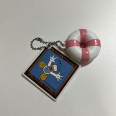 レア★ドナルドダック フィギュア 浮き輪 キーフック レア☆ドナルドダック フィギュア 浮き輪 キーフック - メルカリ