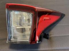 プリウス 50系純正 後期 LED コンビネーションランプ　外側　右側 プリウス 50系純正 後期 LED コンビネーションランプ外側右側