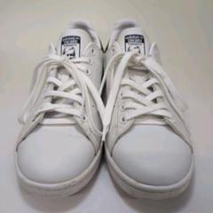 adidas アディダス スタンスミス スニーカー (白・ネイビー)