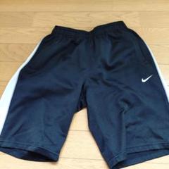 Nike ハーフパンツ 黒/白
