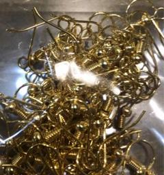 ピアス金具
