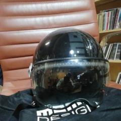 モモデザインファイターヘルメットの出品です。