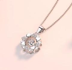 【新品】ハートフラワーネックレス