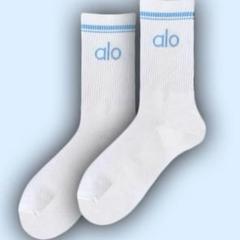 新品】アローヨガ ALO Yoga ラインソックス 靴下 水色 - メルカリ