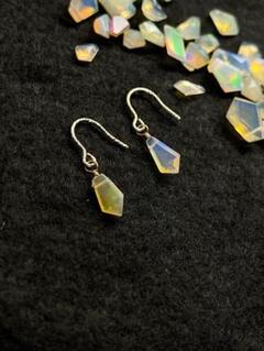 プレシャスオパール　ラフカットファセットカット　ピアス　ハンドメイド　天然石