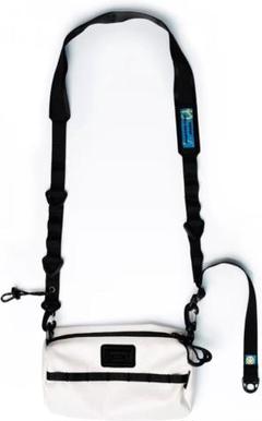 多機能ショルダーバッグ 軽量防水 登山 レジャー 白 クロスバッグ