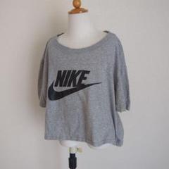NIKE ナイキ ビックロゴプリント ショート丈Ｔシャッ レディース グレー