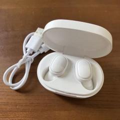 ワイヤレスイヤホン ホワイト 充電ケース付き USB-C - メルカリ