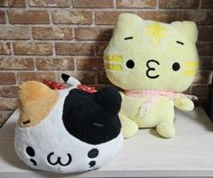 顔文字ニャンコ　ぬいぐるみ　マスコット　にゃんこ　ふんわり 顔文字ニャンコ ぬいぐるみ - メルカリ