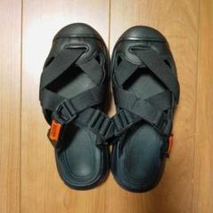 UNIVERSAL OVERALL ストラップサンダル BLACK 24cm
