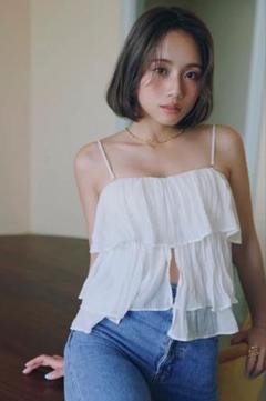 searoomlynn/coelie/伊原葵/変形トップス/白 searoomlynn/coelie/伊原葵/変形トップス/白 - メルカリ