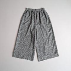 KURASHI&Trips 北欧、暮らしの道具店 リバティプリントのフレアパンツ