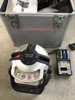 MAX マックス レーザー墨出し器 大矩 LA-301(C99) - メルカリ