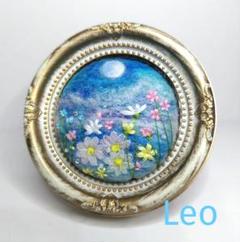 羊毛フェルト ハンドメイド ブローチ フレーム 刺繍 満月と花畑