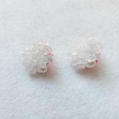 ビーズ刺繍ドットピアス　マットホワイト×淡水パール　171