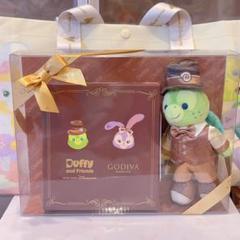 香港ディズニー ダッフィー＆フレンズ GODIVA ぬいぐるみバッジ ゴディバ 珍しい⁉️「GODIVA×ダッフィー&フレンズ」…ダッフィーのぬいばが