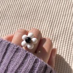 【A44】花 フラワー ビーズ 推し活 指輪 リング フリーサイズ 調整可能