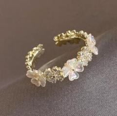 箱付き　ゴールド☆韓国ヒット　フラワーリング☆指輪　フリーサイズ★金　花デザイン