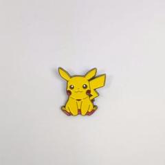 ピカチュウ デザイン ピンバッジ Amazon.co.jp: ポケモンセンター オオサカ限定 ロゴピンズ