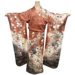 着物　振袖　赤茶色　花車　四季花文　吉祥文様　金彩加工　金駒刺繍