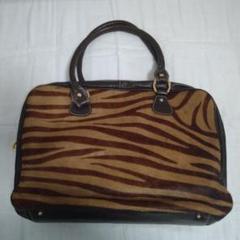 GUIA'sゼブラ柄ハラコハンドバッグ　made in ITALY GUIA'sゼブラ柄ハラコハンドバッグ made in ITALY - メルカリ