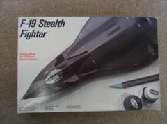 イタレリ 1/48 プラモデル(未組立) F-19 (絶版) イタレリ 1/48 プラモデル(未組立) F-19 (絶版) - メルカリ