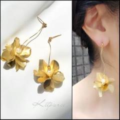 No.39 重なる花びら マットゴールド フラワー ゆらゆらピアス イヤリング