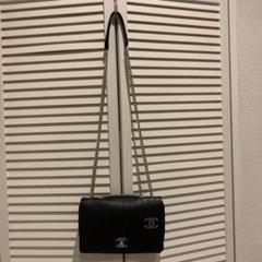 シャネル パンチングロゴバッグ 極美品