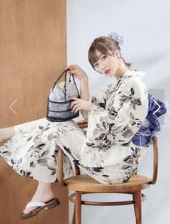 sugar 水彩風モノトーンフラワー浴衣 sugar 水彩風モノトーンフラワー浴衣 - メルカリ