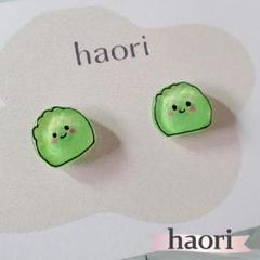 くまパンとメロンパン　クマ食パン　パンダパンとモモ(桃)水彩画　スタッドピアス くまパンとメロンパンクマ食パンパンダパンとモモ(桃)水彩画