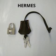 HERMES 南京錠 カデナ 2003 地中海 錠 カギ バッグチャームシルバー ...