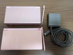 ニンテンドーDS Lite 2台 + 純正充電器 1つ