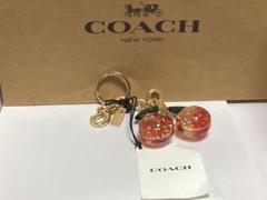 大きなさくらんぼ【COACH】バッグチャーム さくらんぼ Coach(コーチ) レディース - 海外通販のBUYMA