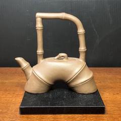 中国古美術・宜興原鉱紫泥 樹桩急須・紫砂壺・底款:蒋蓉・朱泥・急須・茶壺・茶道具 中国古美術・宜興原鉱段泥 枇杷壺・紫砂壺・底款:蒋蓉・朱泥