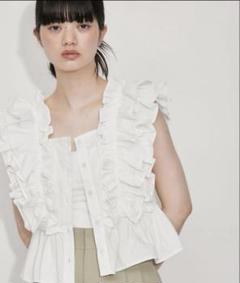 即完売♡ADAM ET ROPE' 【サステナブル】 ペタルフリルブラウス 白