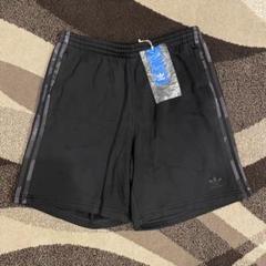 ★新品★アディダスオリジナルス　スリーストライプス　迷彩　黒　ショートパンツ