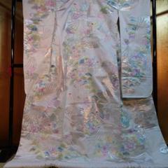 美しい白無垢 着物 鶴と花の刺繍 絹製