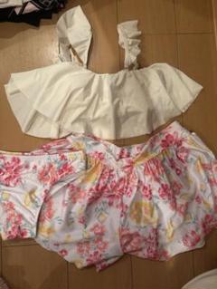 水着(ビキニ)白色花柄