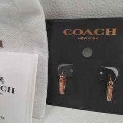 【極美品】COACH パヴェ ハギー ピアス　ローズゴールド COACH - 新品 コーチ COACH ピアス パヴェ ハギー ピアス ローズ
