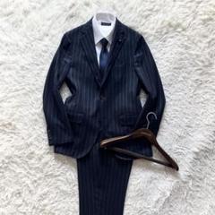 <美品>LARDINI 3ピース グレー ウール スーツ ブートニエール 44 美品>LARDINI ネイビー ウール スーツ ブートニエール サイズ44