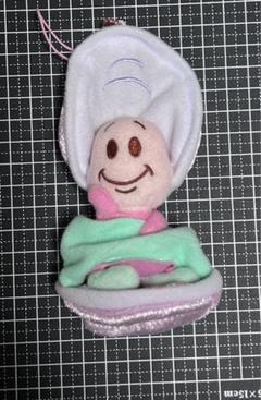 ディズニー ヤングオイスター ぬいぐるみキーホルダー 1つ