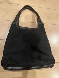 ペレボルサ　黒のナイロンハンドバッグ