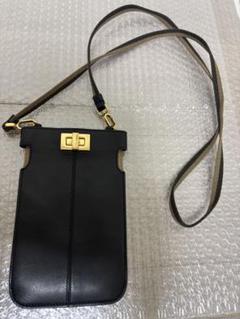 フェンディ　ブラックレザー スマホショルダーバッグ