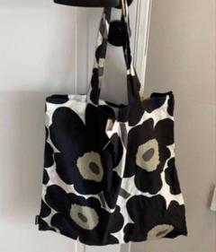 【新品未使用】マリメッコ　花柄リサイクルコットン　エコバッグ Marimekko 花柄コットンエコバッグ 大きめ - メルカリ